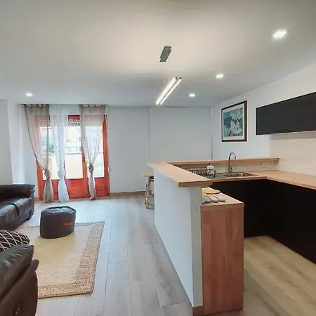 Sunny Duplex In Front Of Campello
