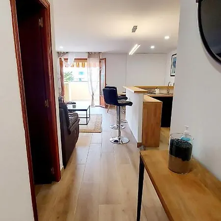 Sunny Duplex In Front Of Campello