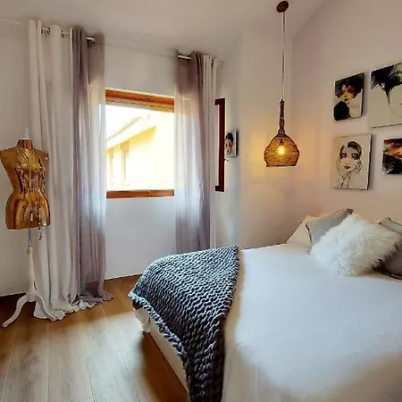 Sunny Duplex In Front Of Campello Apartment *