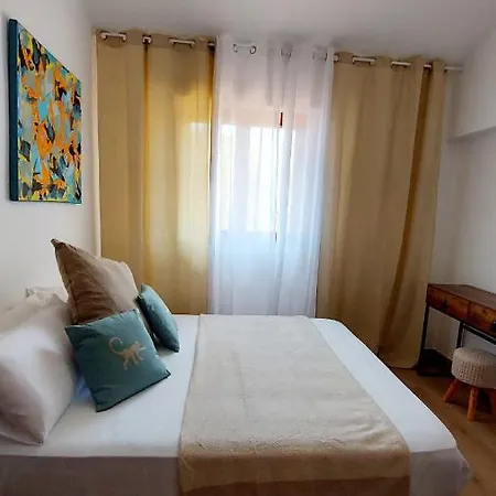 Sunny Duplex In Front Of Campello Apartment