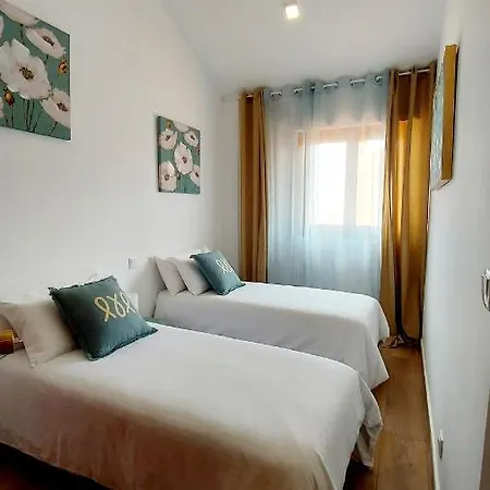 Sunny Duplex In Front Of Campello *